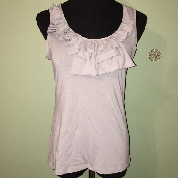 Tops - 💰Anne Klein ruffled tank top.